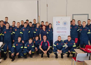 Εκπαίδευση ΚΑΡΠΑ και χρήσης απινιδωτή στη σχολή Πυροσβεστών Πτολεμαΐδας, από το ΕΚΑΒ