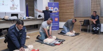 Εκπαιδευτικό σεμινάριο «ΚΑΡΠΑ» και χρήσης του Αυτόματου Εξωτερικού Απινιδωτή στο Αστυνομικό Μέγαρο Καστοριάς