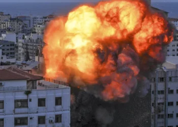 «Ξεκινήσαμε, το Ισραήλ θα κερδίσει» -Ο Νετανιάχου ανέβασε βίντεο από αεροπορικές επιδρομές στη Γάζα