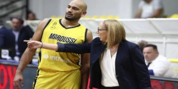 Έγραψε ιστορία η Λία Γκουζίνη στο ελληνικό μπάσκετ: Έγινε η πρώτη γυναίκα που προπόνησε ομάδα στην Basket League