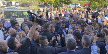 Η αναχώρηση του Πρωθυπουργού από την Κοζάνη σε πανηγυρικό κλίμα