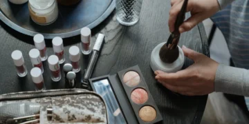 Φωτιά και οι τιμές στα καλλυντικά: Κραγιόν, make up, κρέμες προσώπου με αυξήσεις έως και 90%