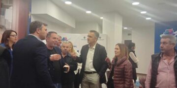 Φωτογραφίες από το εκλογικό κέντρο Κασαπίδη- Στο 34,35% και δεύτερη θέση 81,23% της ενσωμάτωσης