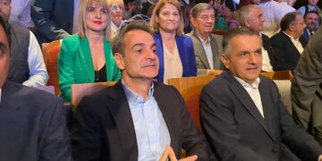 Κοζάνη: Η άφιξη του Πρωθυπουργού στην Στέγη Ποντιακού Πολιτισμού - Βίντεο & Φωτογραφίες