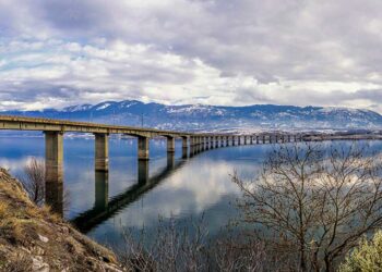 Μεγάλη η νύχτα στα Σέρβια - "Σε απόσταση αναπνοής" Ελευθερίου Χρήστος και Σπυριδου Λαζαριτσα