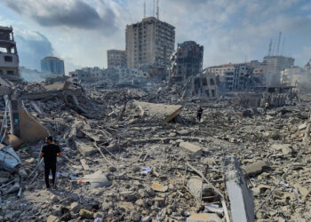 Μεσανατολικό: Κλιμάκωση του πολέμου - Το Ισραήλ δέχεται πυρά και από Συρία και Λίβανο, 1.200 νεκροί στο έδαφός του