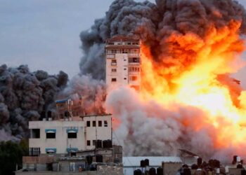 Μεσανατολικό: Το Ισραήλ «απαντά» στην Χαμάς, οι νεκροί ξεπερνούν τους 1.100