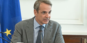 Μητσοτάκης: «Μπόνους» μείωση στο τέλος επιτηδεύματος για επαγγελματίες που δηλώνουν πάνω από τον κατώτατο μισθό