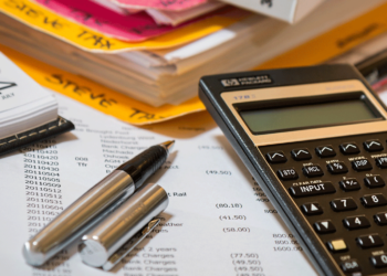 Νέο φορολογικό νομοσχέδιο: Ελάχιστο εισόδημα 780 ευρώ το μήνα για τους ελεύθερους επαγγελματίες