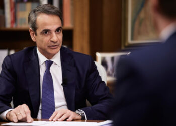 Ο Μητσοτάκης δίνει ραντεβού με τον Κασσελάκη στις αυτοδιοικητικές και στις ευρωεκλογές - Οι τρεις ευθείες βολές