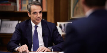 Ο Μητσοτάκης δίνει ραντεβού με τον Κασσελάκη στις αυτοδιοικητικές και στις ευρωεκλογές - Οι τρεις ευθείες βολές