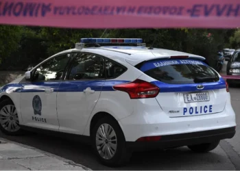 Ζήτησε από τεχνικό να ψάξει για τις απιστίες της συντρόφου του και τον πυροβόλησε στους όρχεις!