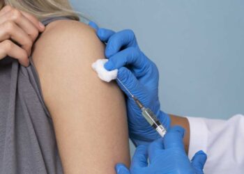 Ποιες οι συστάσεις για τον εμβολιασμό καρκινοπαθών ενάντια στις ιογενείς λοιμώξεις