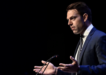 ΣΥΡΙΖΑ: Τελεσίγραφο για νέες διαγραφές από Κουμουνδούρου: Στελέχη υπονομεύουν τον πρόεδρο και το κόμμα