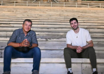 Μίλτος Τεντόγλου: Οι υποσχέσεις που έχει συνηθίσει, τα μπέργκερ, το μπουζούκι και το «έτυχε να είμαι καλός»