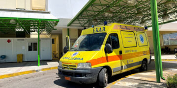 Τραγωδία στην Καλαμάτα: Νεκρή 43χρονη που έπεσε από τον 4ο όροφο - Είχε πάει μόλις τα παιδιά της στο σχολείο