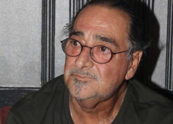 Βασίλης Καρράς: Δίνει γενναία τη μάχη του ο αγαπημένος τραγουδιστής