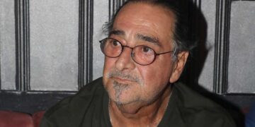 Βασίλης Καρράς: Δίνει γενναία τη μάχη του ο αγαπημένος τραγουδιστής