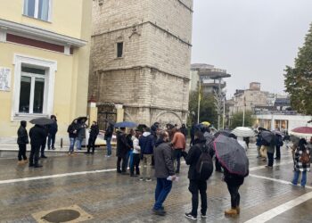 «Να αποσυρθεί τώρα το φορολογικό νομοσχέδιο»- Η συγκέντρωση των ελεύθερων επαγγελματιών στην Κοζάνη (VIDEO)