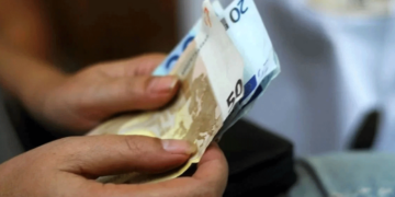 Αναλυτικά οι ημερομηνίες πληρωμής για τις συντάξεις Δεκεμβρίου για... καλά Χριστούγεννα - Πότε πληρώνονται κύριες και επικουρικές