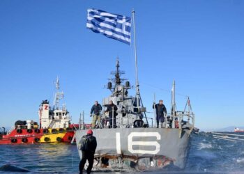 Αντιτορπιλικό Βέλος: Σήμερα οι αποφάσεις για το πού και πώς θα επιδιορθωθούν οι ζημιές από τη θαλασσοταραχή