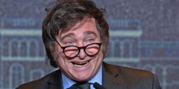 Αργεντινή: Ποιος είναι ο νέος πρόεδρος Χαβιέρ Μιλέι που φέρνει θεραπεία σοκ και... αλυσοπρίονο στην οικονομία