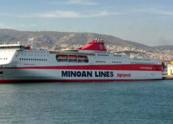 Πρόσκρουση στον προβλήτα του λιμανιού του Ηρακλείου για το «Κνωσός Παλάς» χωρίς… παρατράγουδα