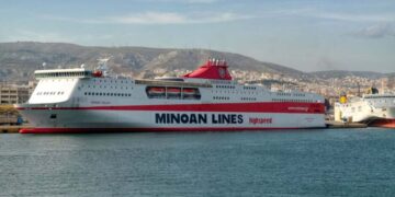 Πρόσκρουση στον προβλήτα του λιμανιού του Ηρακλείου για το «Κνωσός Παλάς» χωρίς… παρατράγουδα