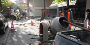 Δήμος Γρεβενών: Εργασίες συντήρησης και αποκατάστασης πεζόδρομων και πεζοδρομίων