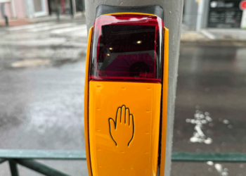 «Έξυπνα» ηχητικά φανάρια για άτομα με αναπηρία όρασης τοποθετήθηκαν στην Κοζάνη - Βίντεο