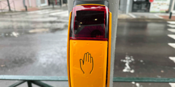 «Έξυπνα» ηχητικά φανάρια για άτομα με αναπηρία όρασης τοποθετήθηκαν στην Κοζάνη - Βίντεο