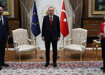 Έκθεση-«κόλαφος» για Ερντογάν από την Κομισιόν: Τι ζητά για τα ελληνοτουρκικά, το Κυπριακό, τη Χαμάς και τον Πούτιν