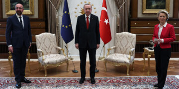 Έκθεση-«κόλαφος» για Ερντογάν από την Κομισιόν: Τι ζητά για τα ελληνοτουρκικά, το Κυπριακό, τη Χαμάς και τον Πούτιν