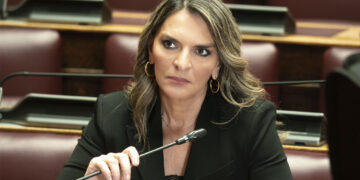 Ερώτηση της Πέτης Πέρκα για την προκύρηξη του έργου ΣΔΙΤ και τη μη λειτουργία του σιδηροδρομικού δικτύου της Φλώρινας