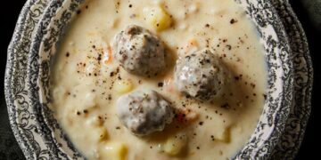 Σμυρναίικα γιουβαρλάκια αυγολέμονο – Η κλασική αγαπημένη συνταγή