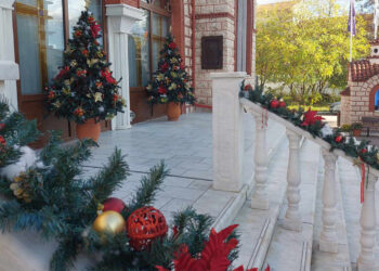 Χριστουγεννιάτικο “χρώμα” στον Ιερό Ναό Αγίου Στεφάνου Πτολεμαΐδας! (της Κούλας Πουλασιχίδου)