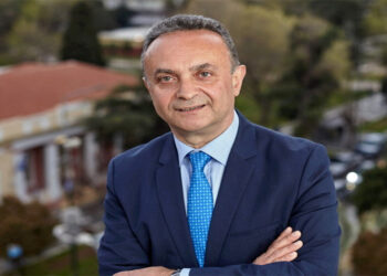 Ο υφυπουργός Αγροτικής Ανάπτυξης Σταύρος Κελέτσης εκπρόσωπος της Κυβέρνησης στην ενθρόνιση του νέου Μητροπολίτη Ειρηναίου