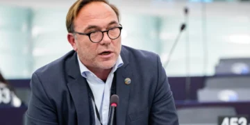 Πέτρος Κόκκαλης: Αποχωρεί από την ευρωομάδα του ΣΥΡΙΖΑ