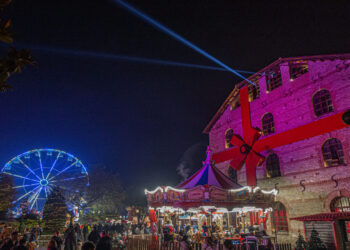 Η χριστουγεννιάτικη μαγεία ξεκίνησε στα Τρίκαλα – Άνοιξε τις πύλες του ο Μύλος των Ξωτικών (φωτο)