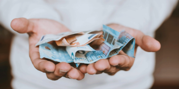 ΟΠΕΚΑ: Ποια επιδόματα μπαίνουν σήμερα στους λογαριασμούς των δικαιούχων – Δείτε τα όλα αναλυτικά