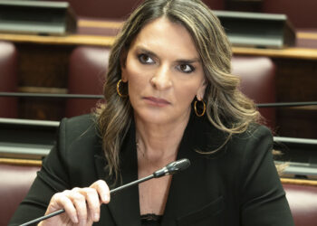 Πέτη Πέρκα στον ΣΚΑΪ: "Με τις μαζικές αποχωρήσεις, φαίνεται ότι ο κόσμος της Αριστεράς δε δέχεται άλλο τη ντροπή"