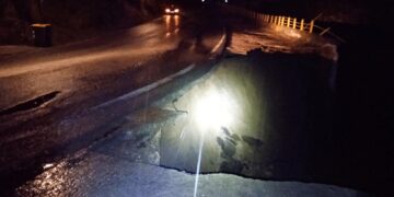 Έφυγε ο μισός δρόμος στο Πισοδέρι(Φώτο)