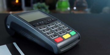 POS… παντού από 1η Ιανουαρίου – Η λίστα με τους κλάδους που θα υποχρεούνται να έχουν