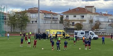 Κατέρρευσε από ανακοπή ο προπονητής τερματοφυλάκων της ΑΕΛ στο ΔΑΚ Κοζάνης- Νοσηλεύεται στο Μαμάτσειο