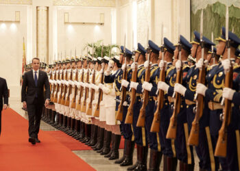 Σε θερμό κλίμα η συνάντηση Μητσοτάκη - Λι Τσιανγκ στο Πεκίνο - Τι είπε ο πρωθυπουργός