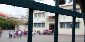 Συνελήφθη γυμναστής δημοτικού μετά από καταγγελίες για παρενόχληση σε 50 μαθητές - Βίντεο