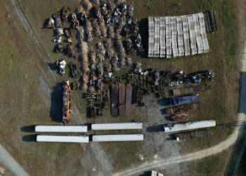 Τέμπη: Εντοπίστηκε το «μαύρο» κουτί του Intercity στα συντρίμμια των βαγονιών