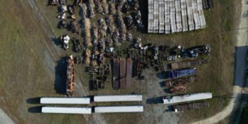 Τέμπη: Εντοπίστηκε το «μαύρο» κουτί του Intercity στα συντρίμμια των βαγονιών