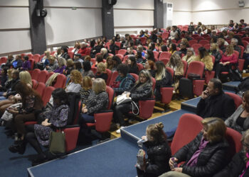 Θεατρική παράσταση “Γυναίκα μόνη” από το Δ. Φλώρινας, με αφορμή την Παγκόσμια Ημέρα εξάλειψης Βίας κατά των Γυναικών