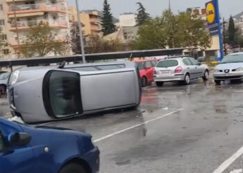 Κακοκαιρία: Απίστευτες εικόνες στην Ξάνθη – Αναποδογύρισαν αυτοκίνητα από τους θυελλώδεις ανέμους